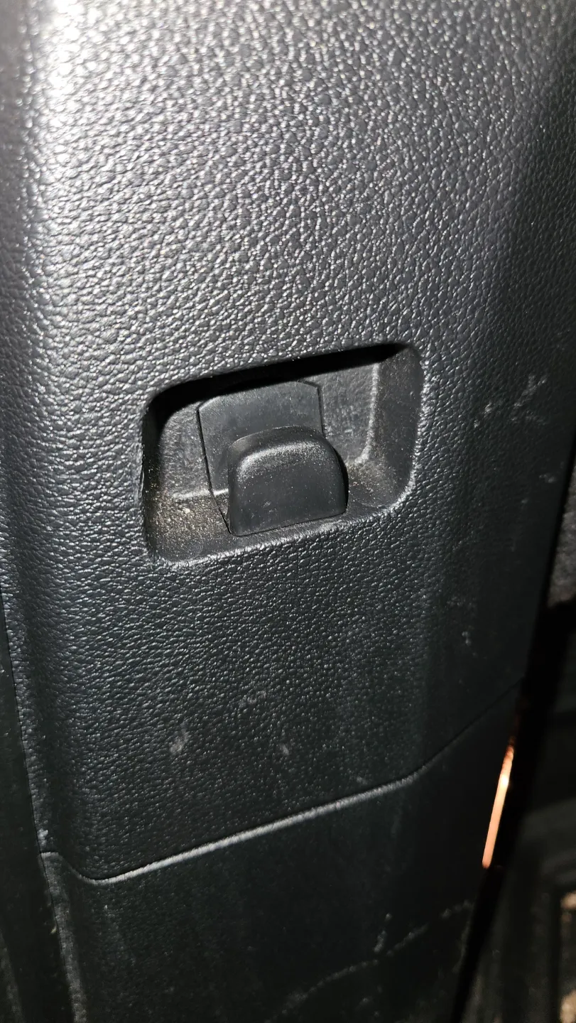 Skoda Kodiaq (2017-2024) Boot Hook D-Ringvehi, photo 4 of 4 - Skoda Kodiaq (2017-2024) Boot Hook D-Ringvehi Hobby & DIY