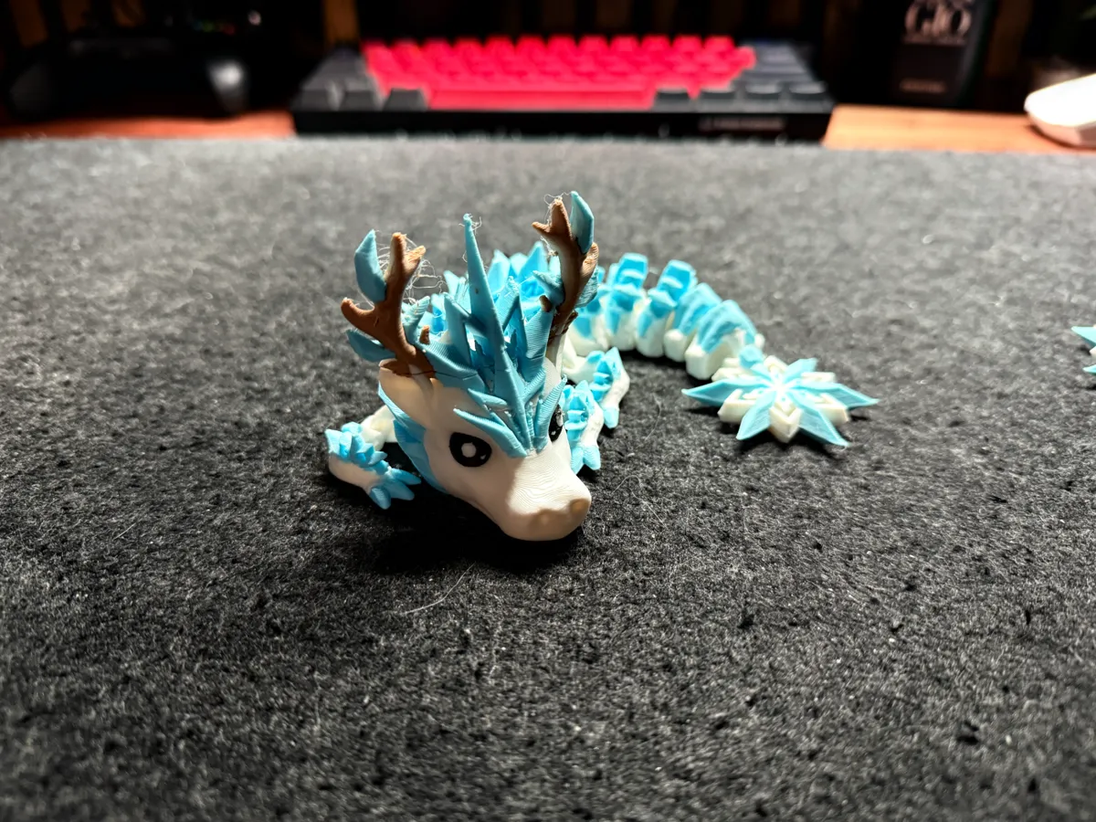Baby Articulated Snowflake Dragon, photo 2 of 4 - Baby Articulated Snowflake Dragon Miniatures