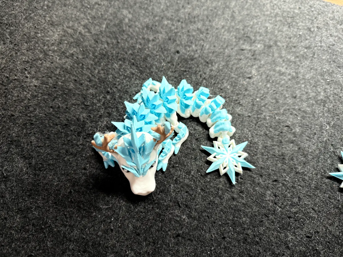 Baby Articulated Snowflake Dragon, photo 4 of 4 - Baby Articulated Snowflake Dragon Miniatures