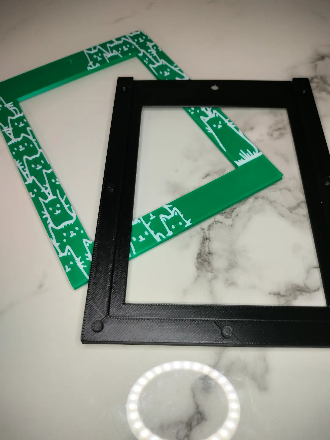 Photo frame with cats, holding up to 8 photos, photo 2 of 3 - Photo frame with cats, holding up to 8 photos Household
