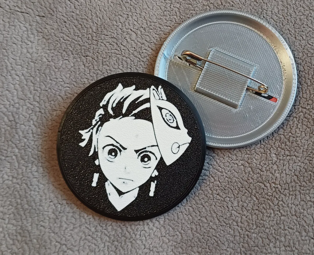 Demon Slayer Tanjiro Kamado pin badge - Brooches & Pin Badges, in stock
