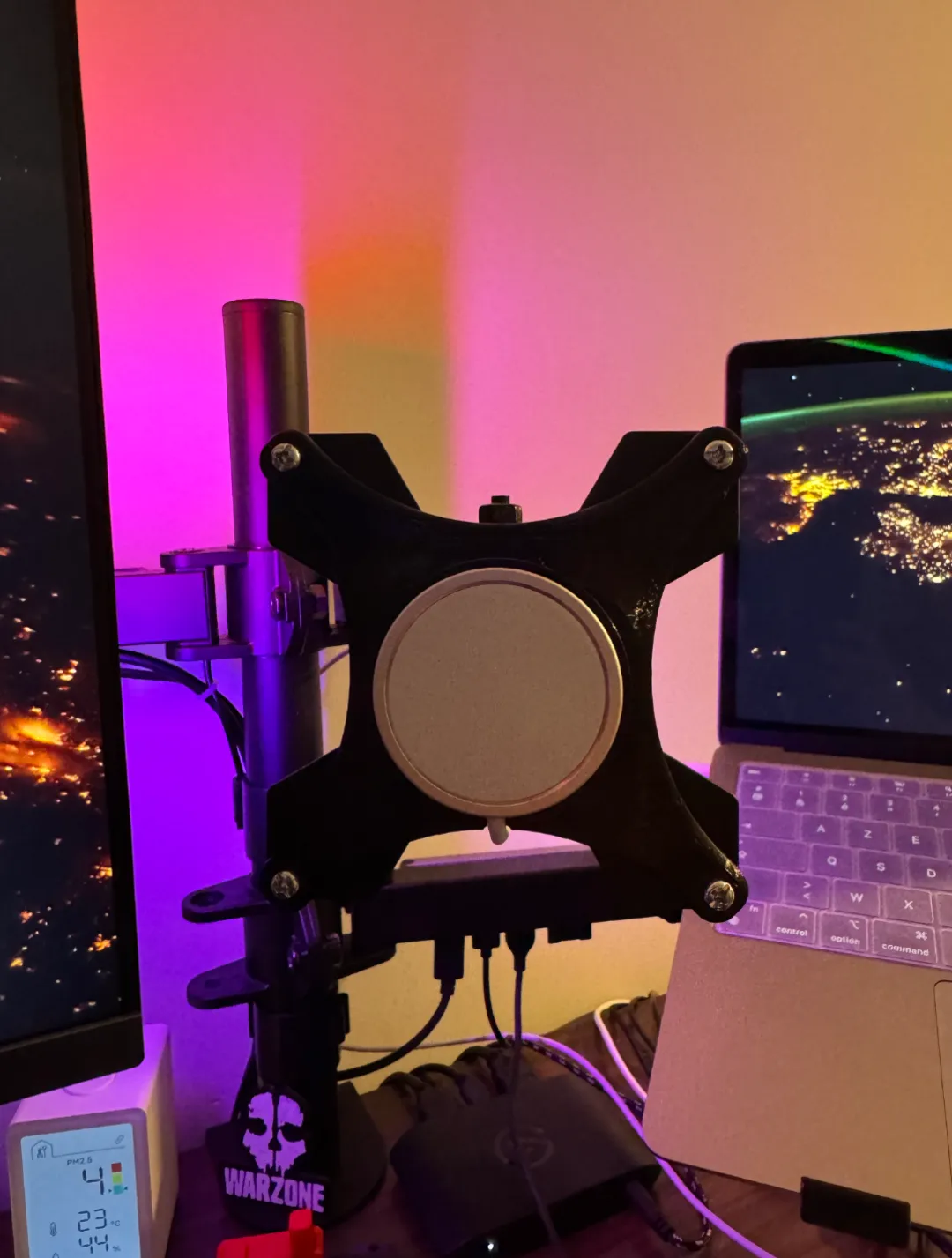 MagSafe VESA Mount 100X100 V2 (By KD3D Labs) - Monitor Mounts & VESA Adapters, in stock