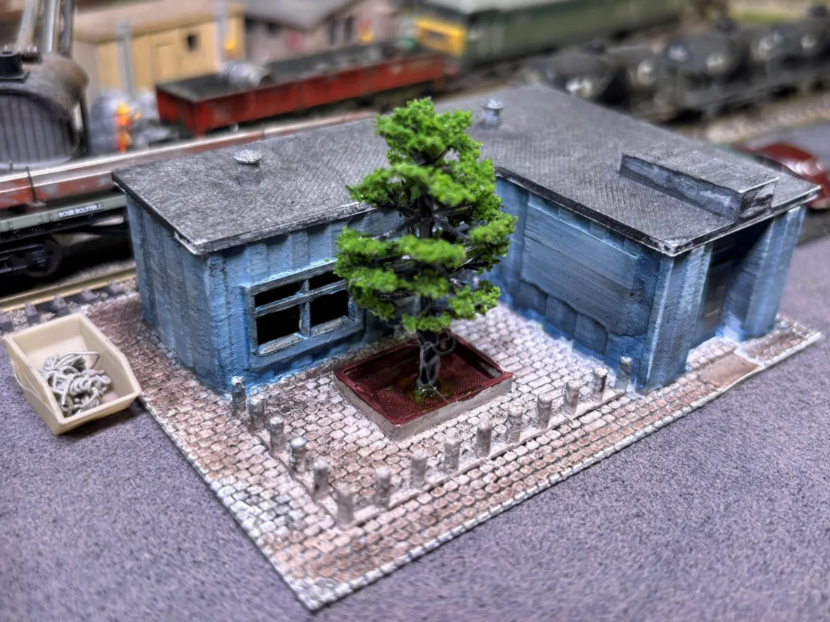 N Scale /Gauge Model Railway Building, photo 3 of 4 - N Scale /Gauge Model Railway Building Tools & Workshop