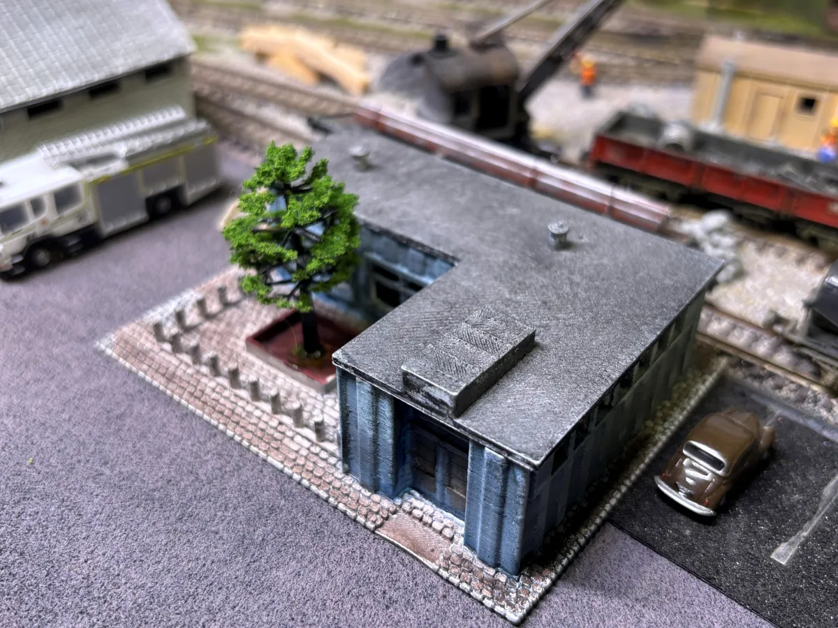 N Scale /Gauge Model Railway Building, photo 4 of 4 - N Scale /Gauge Model Railway Building Tools & Workshop