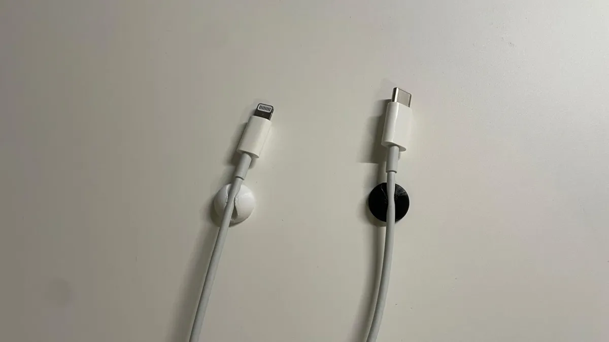 Cable holder, photo 4 of 4 - Cable holder Mobile & Device Accessories