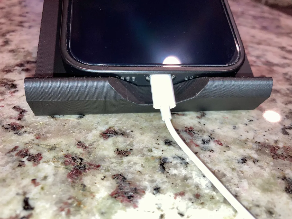 iPhone Holder Only 97 grams, photo 4 of 4 - iPhone Holder Only 97 grams Mobile & Device Accessories