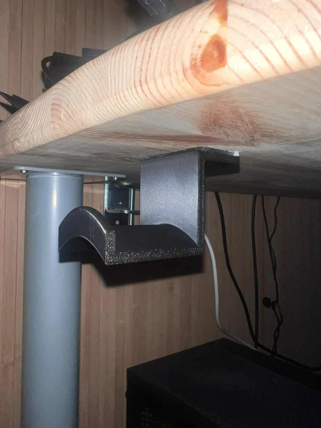 Headphone holder under desk mount, photo 2 of 3 - Headphone holder under desk mount Hobby & DIY