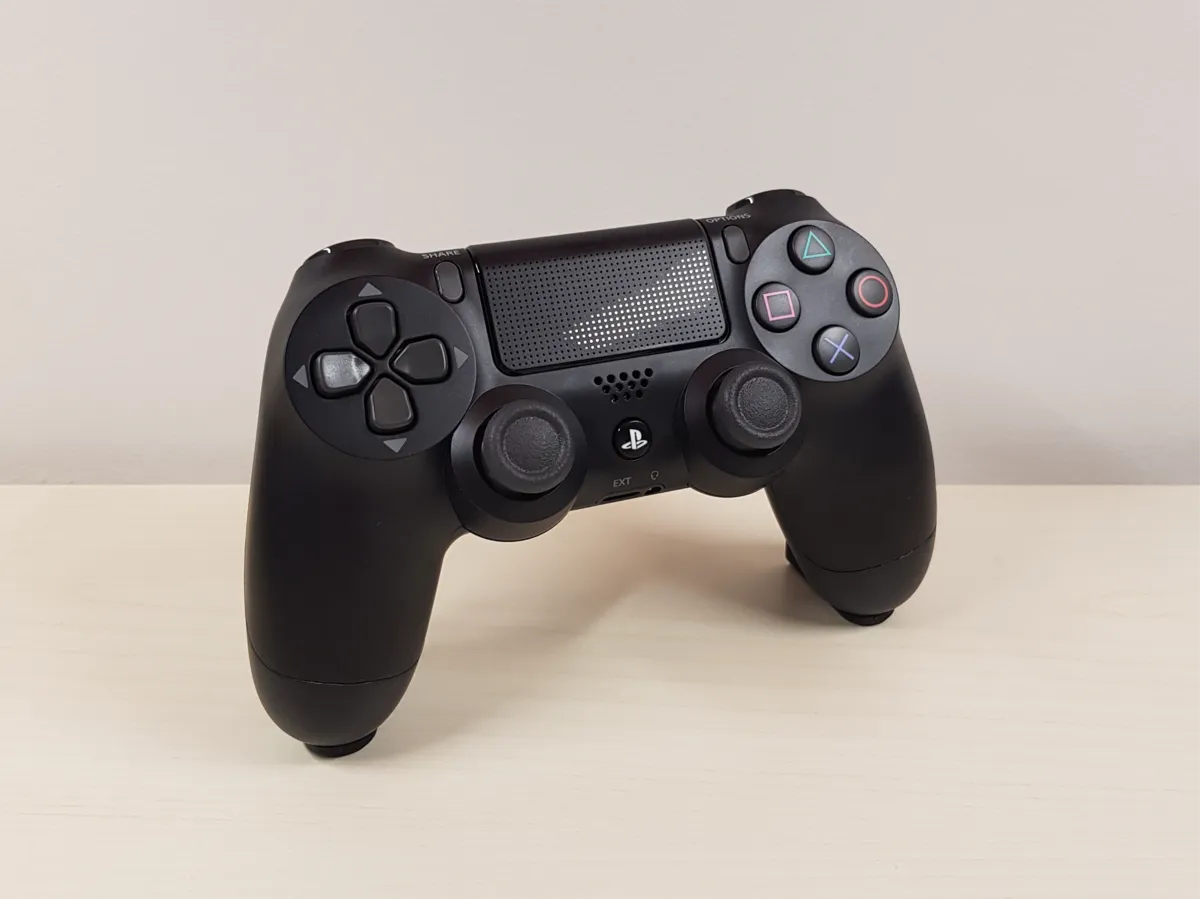 Invisible PS4 Controller Holder Minimalist