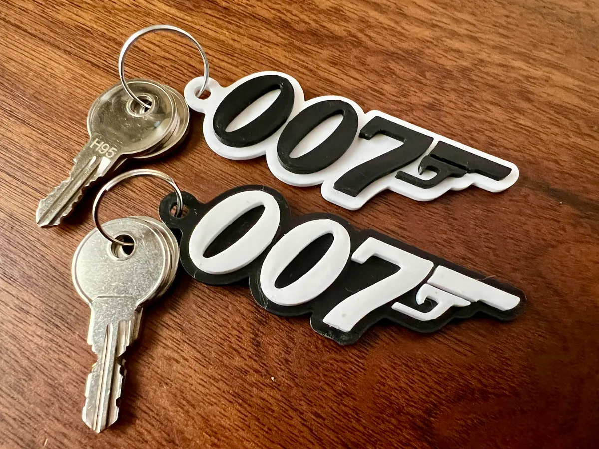 Bond 007 Keychain Key Tag