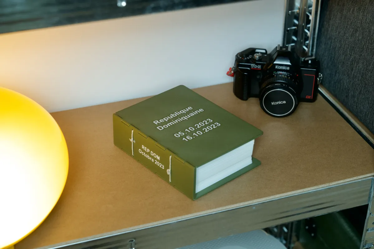 Livre photo / Livre de voyage, photo 4 of 4 - Livre photo / Livre de voyage Household