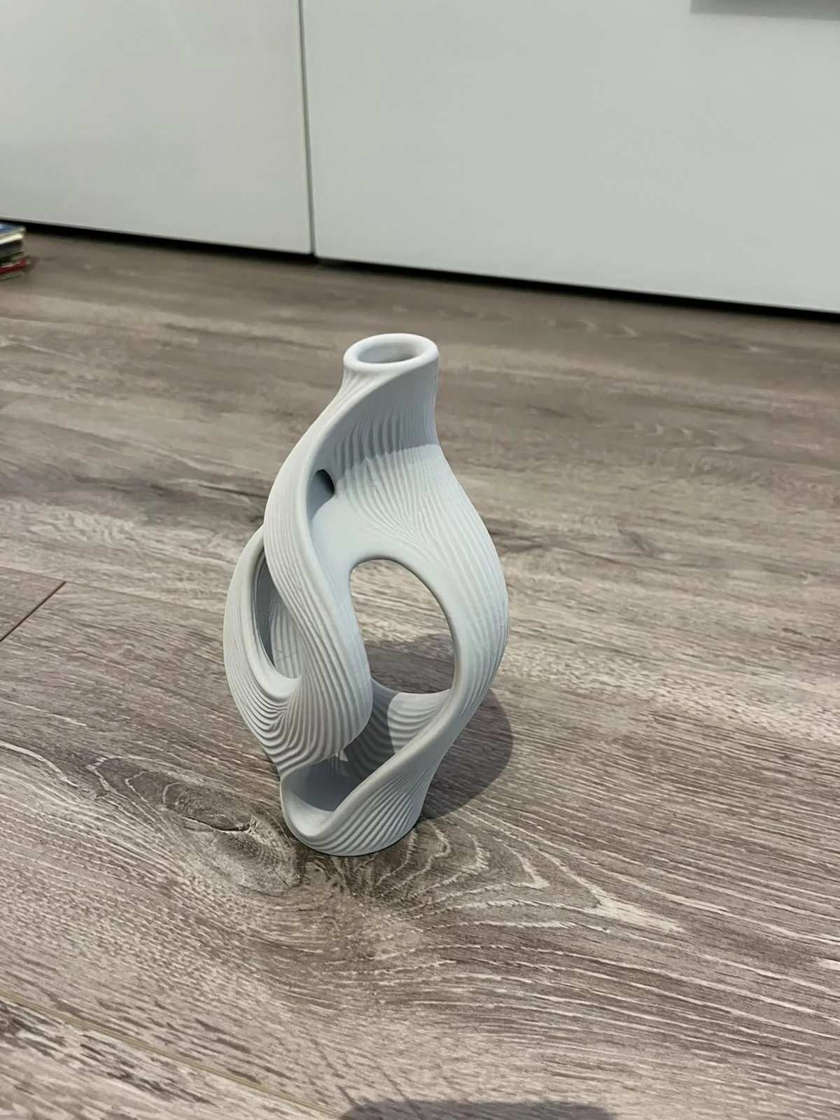 Abstract Flow Vase - Sculptural Decorative Vase, photo 2 of 4 - Abstract Flow Vase - Sculptural Decorative Vase Household