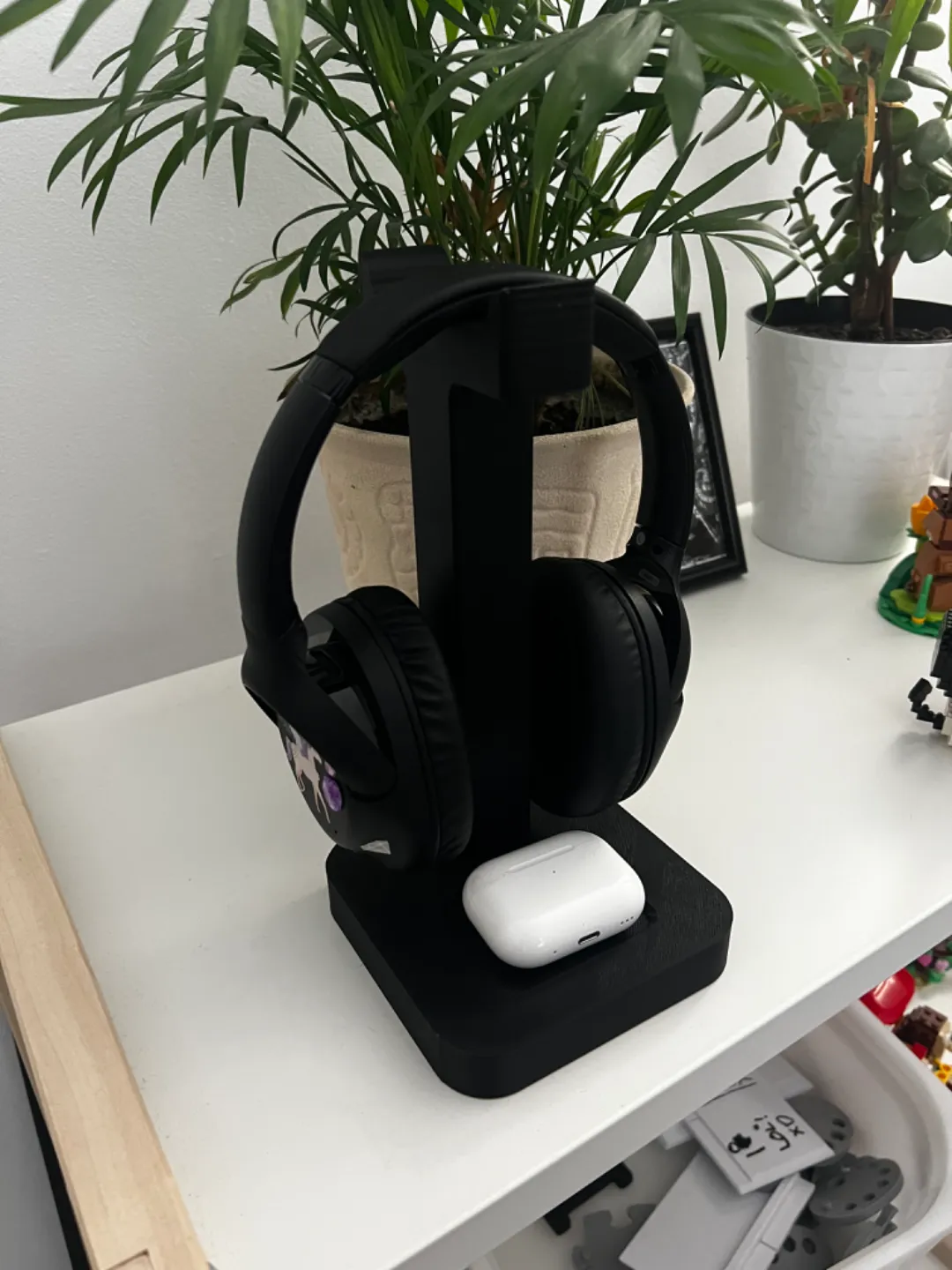 Minimalistic Headphone Stand with airpods place, photo 3 of 4 - Minimalistic Headphone Stand with airpods place Household