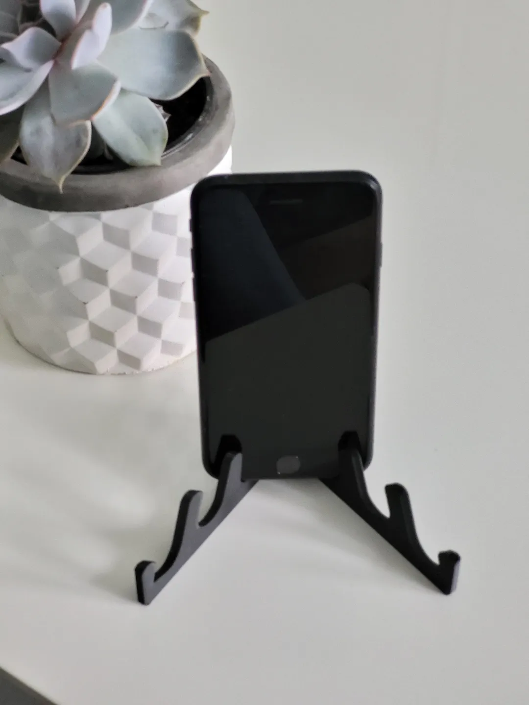 Smartphone / Tablet Stand, photo 3 of 4 - Smartphone / Tablet Stand Mobile & Device Accessories