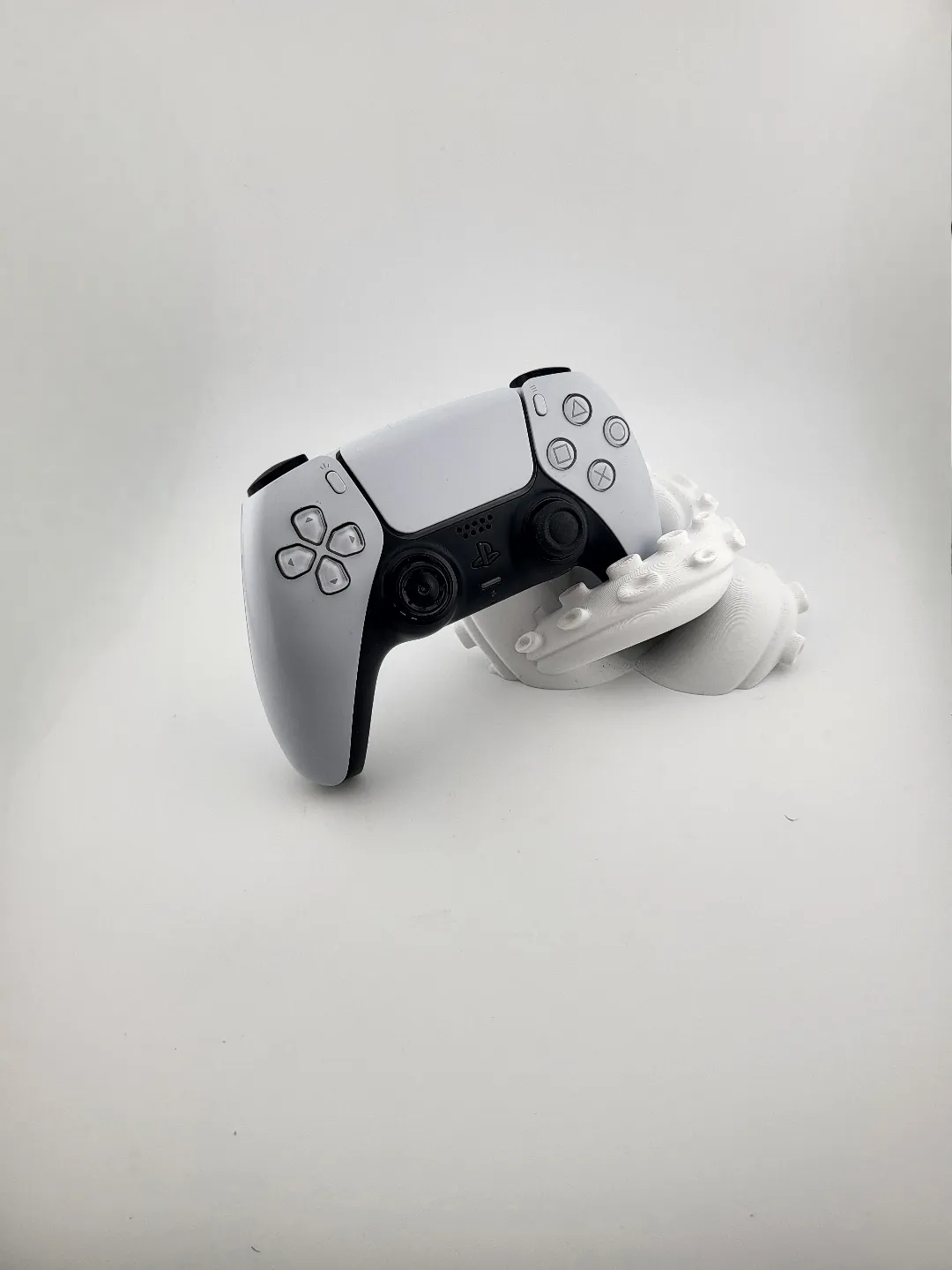 Tentacle stand for controller ps5 and xbox ps4, photo 2 of 4 - Tentacle stand for controller ps5 and xbox ps4 Toys & Games
