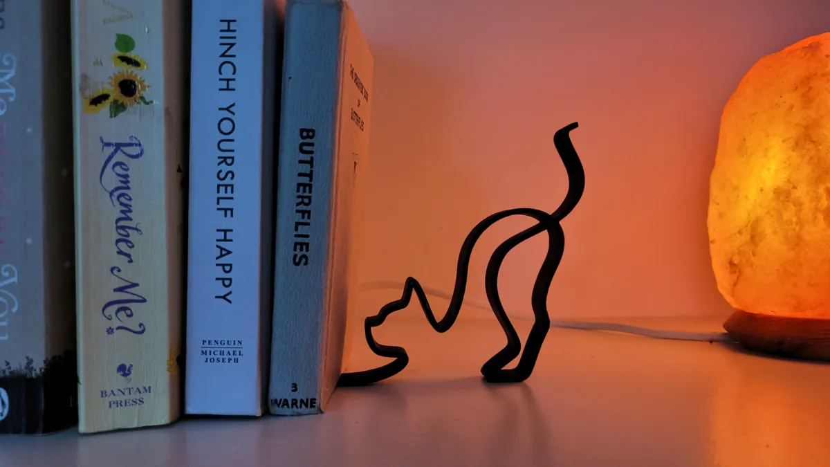 Lightweight Minimalistic cat bookend