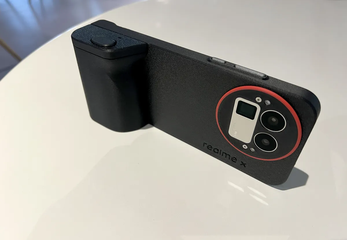 Realme GT8 Pro Camera Shutter Case, photo 4 of 4 - Realme GT8 Pro Camera Shutter Case Mobile & Device Accessories