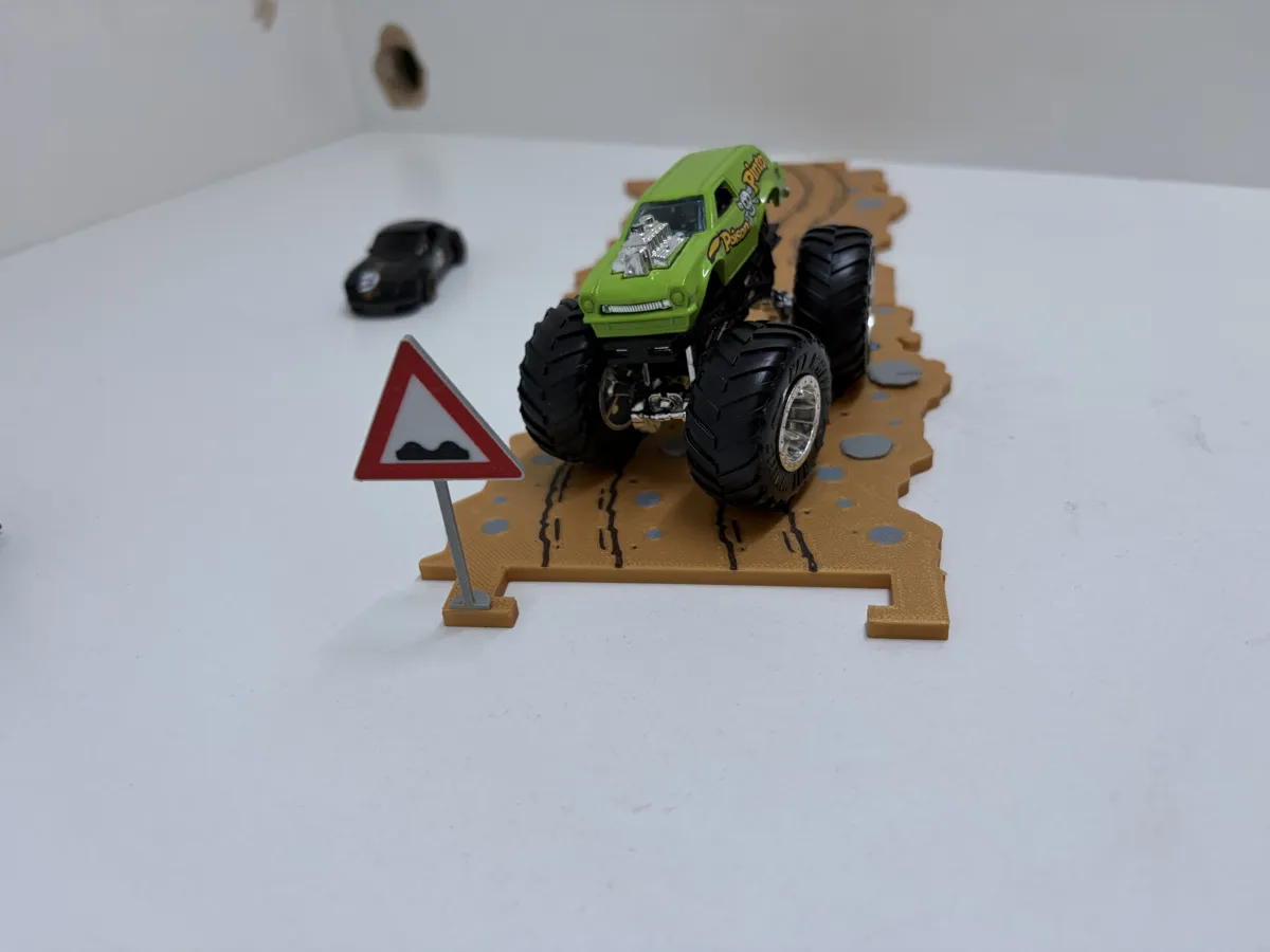 Ultimate Toy Car Roads - Dirty Roads, photo 3 of 4 - Ultimate Toy Car Roads - Dirty Roads Kids & Baby