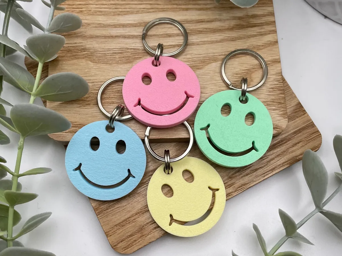 Smiley Keyring (Cutouts)