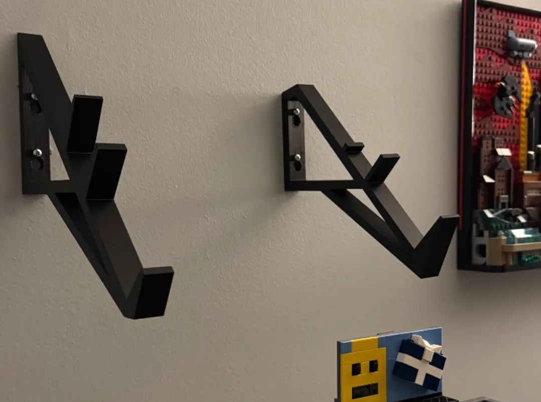 Brick 1989 Batmobile - Angled display & wall mount