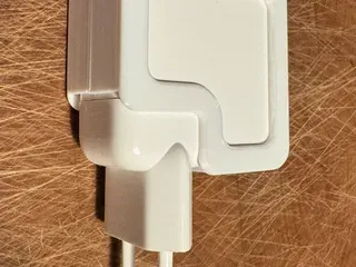 Apple Macbook Air 35W Magsafe charger case, photo 4 of 4 - Apple Macbook Air 35W Magsafe charger case Hobby & DIY