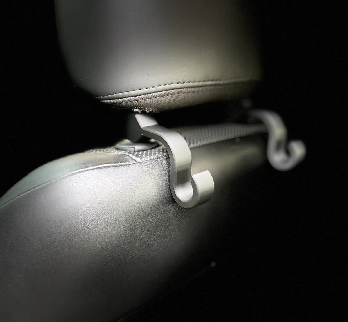 Car headrest hook | simple, handy and strong.