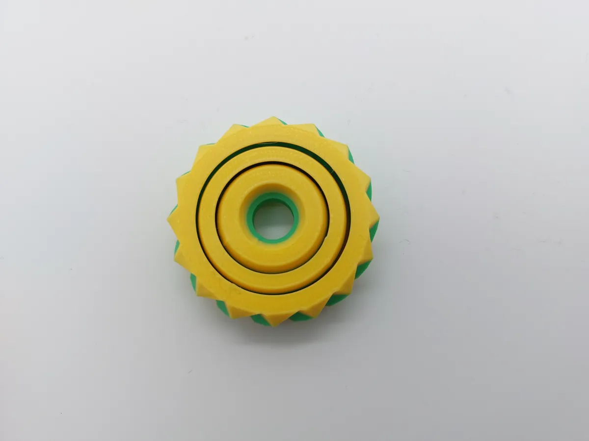 Fidget spinner, photo 3 of 4 - Fidget spinner Toys & Games