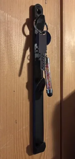 Compact and Slim Key Holder / Hanger Wall mounted, photo 2 of 3 - Compact and Slim Key Holder / Hanger Wall mounted Household