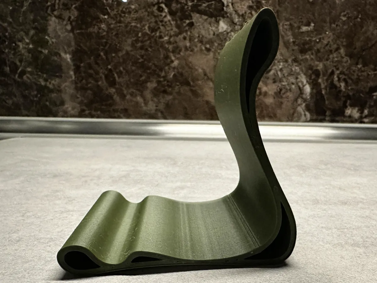 Simple Desk Phone Stand, photo 2 of 3 - Simple Desk Phone Stand Household