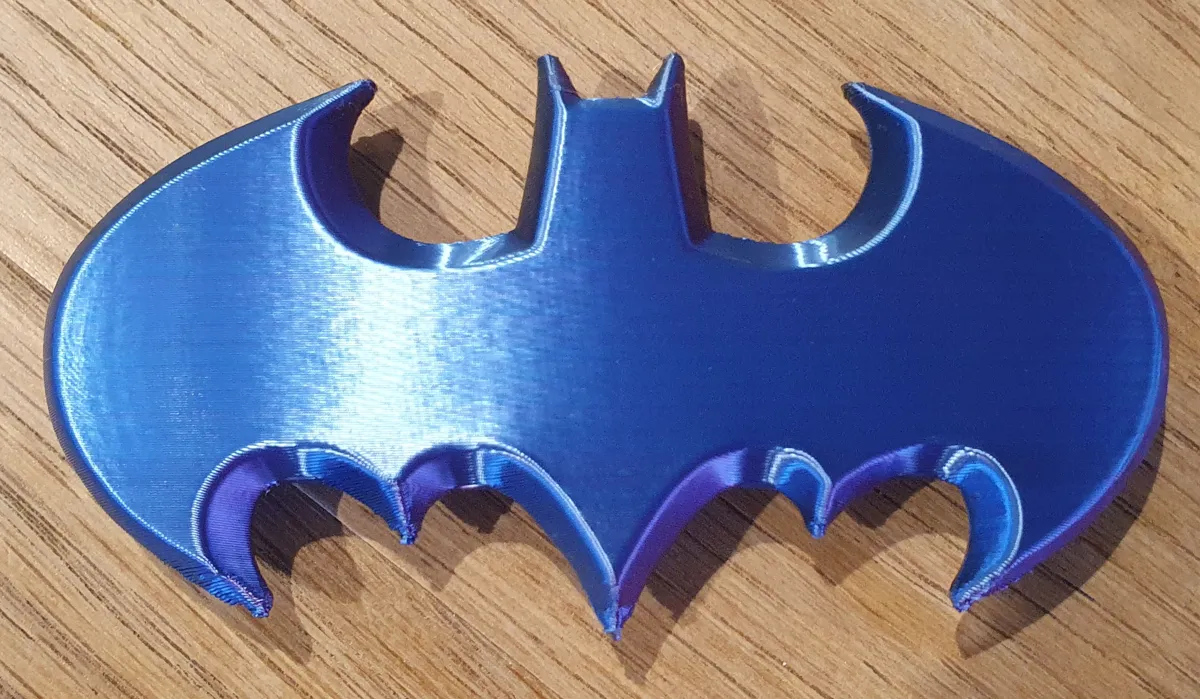 Batarang batman talisman keepsake tricolour, photo 3 of 4 - Batarang batman talisman keepsake tricolour Jewellery & Accessories
