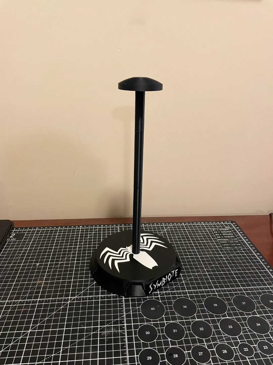 Spiderman Symbiote Helmet Stand, photo 2 of 2 - Spiderman Symbiote Helmet Stand Props & Cosplay