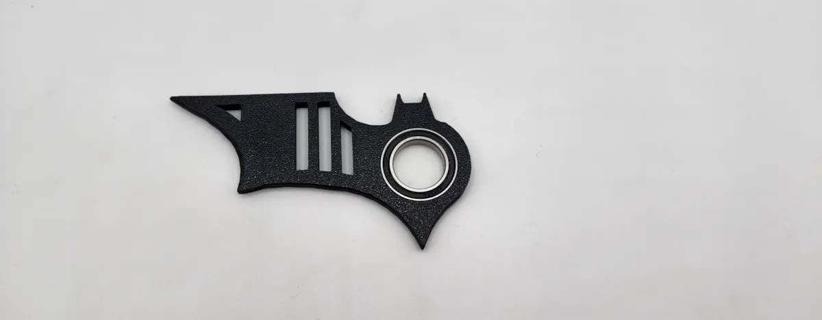 Batarang Keyrambit, photo 4 of 4 - Batarang Keyrambit Props & Cosplay