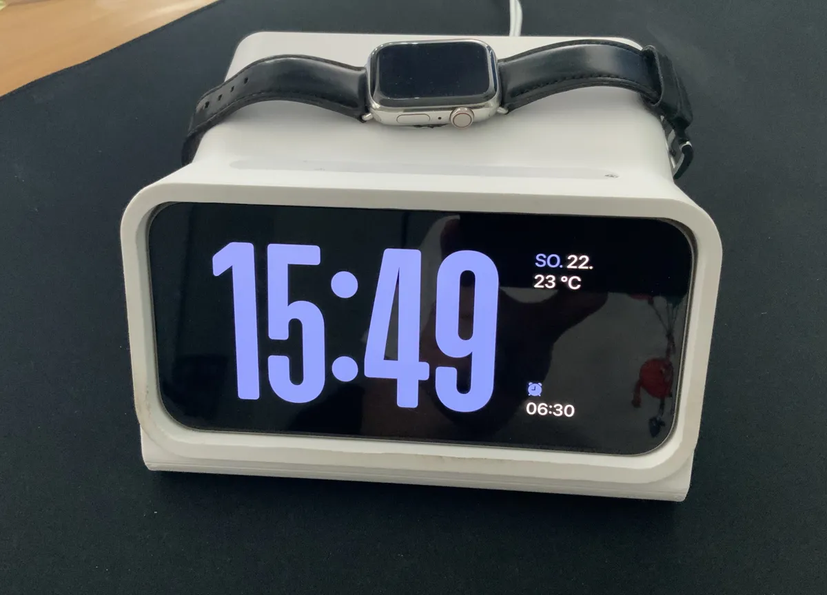 iPhone 16 Pro Standby Dock with Apple Watch, photo 2 of 4 - iPhone 16 Pro Standby Dock with Apple Watch Mobile & Device Accessories