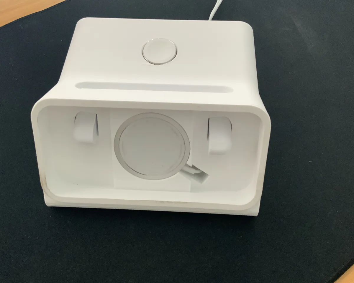 iPhone 16 Pro Standby Dock with Apple Watch, photo 3 of 4 - iPhone 16 Pro Standby Dock with Apple Watch Mobile & Device Accessories