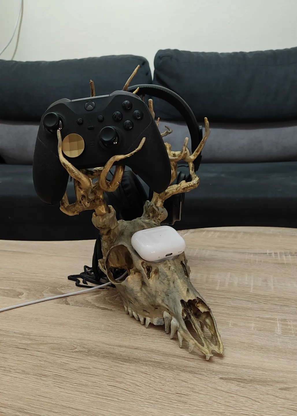 Wendigo Skull Multi-Device Stand, photo 3 of 4 - Wendigo Skull Multi-Device Stand Mobile & Device Accessories