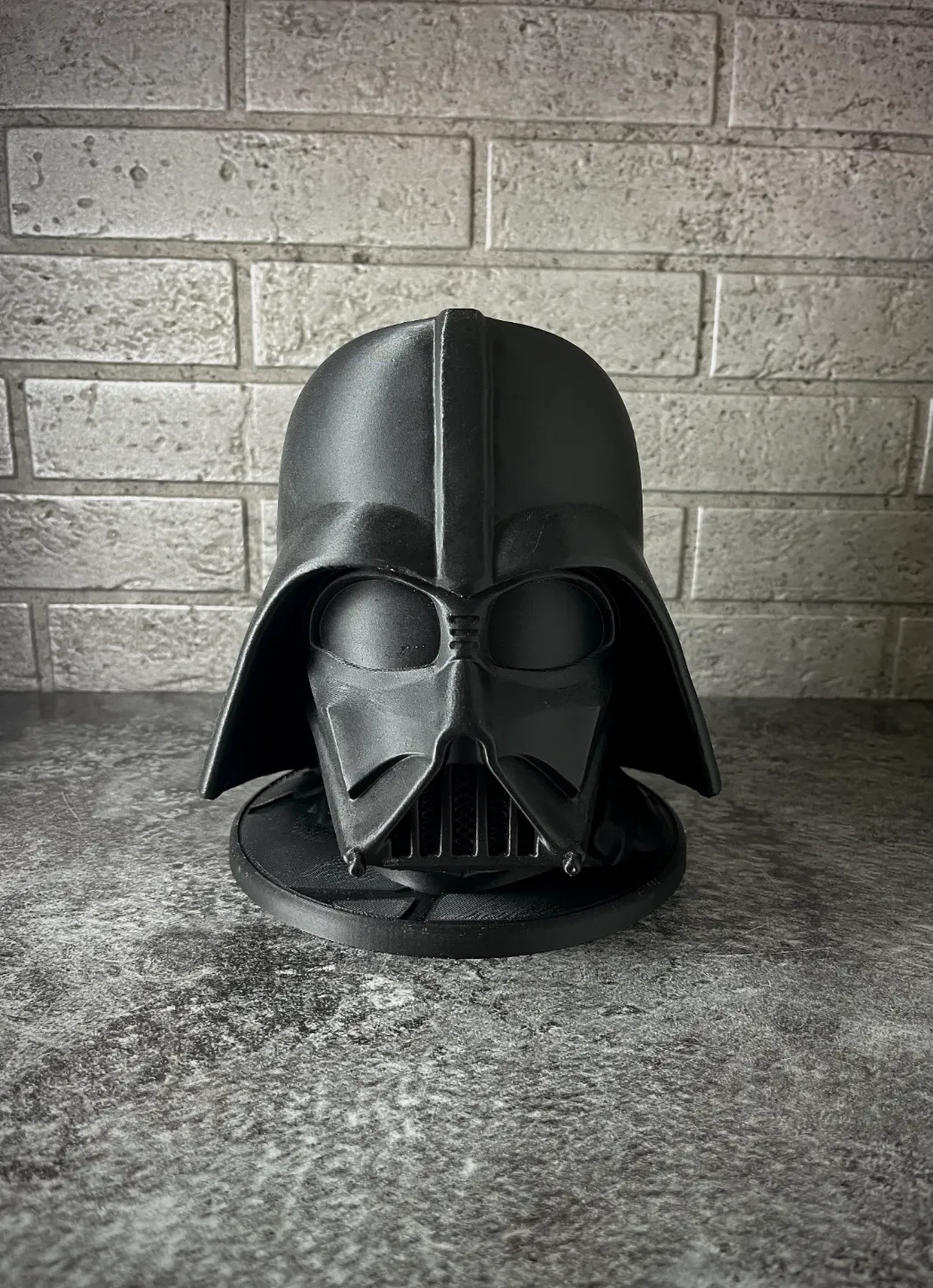 Headphone Stand - Darth Vader Bust - Star Wars, photo 3 of 4 - Headphone Stand - Darth Vader Bust - Star Wars Art