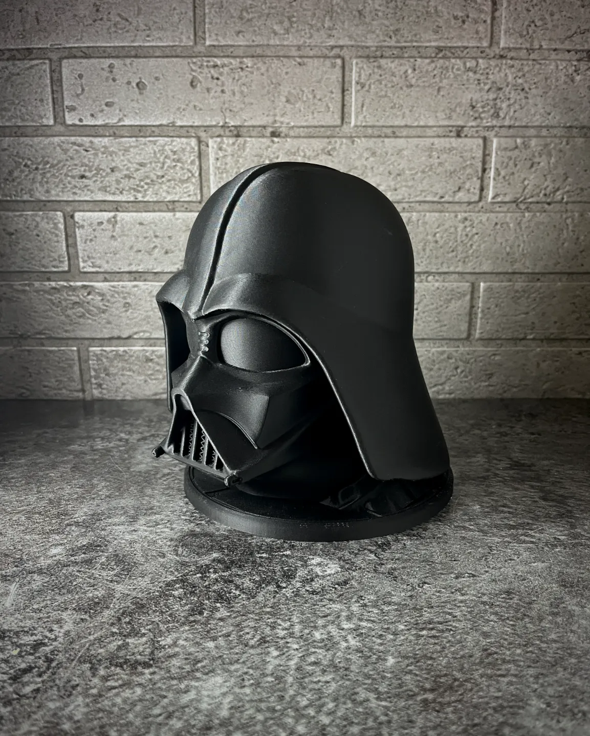 Headphone Stand - Darth Vader Bust - Star Wars, photo 4 of 4 - Headphone Stand - Darth Vader Bust - Star Wars Art