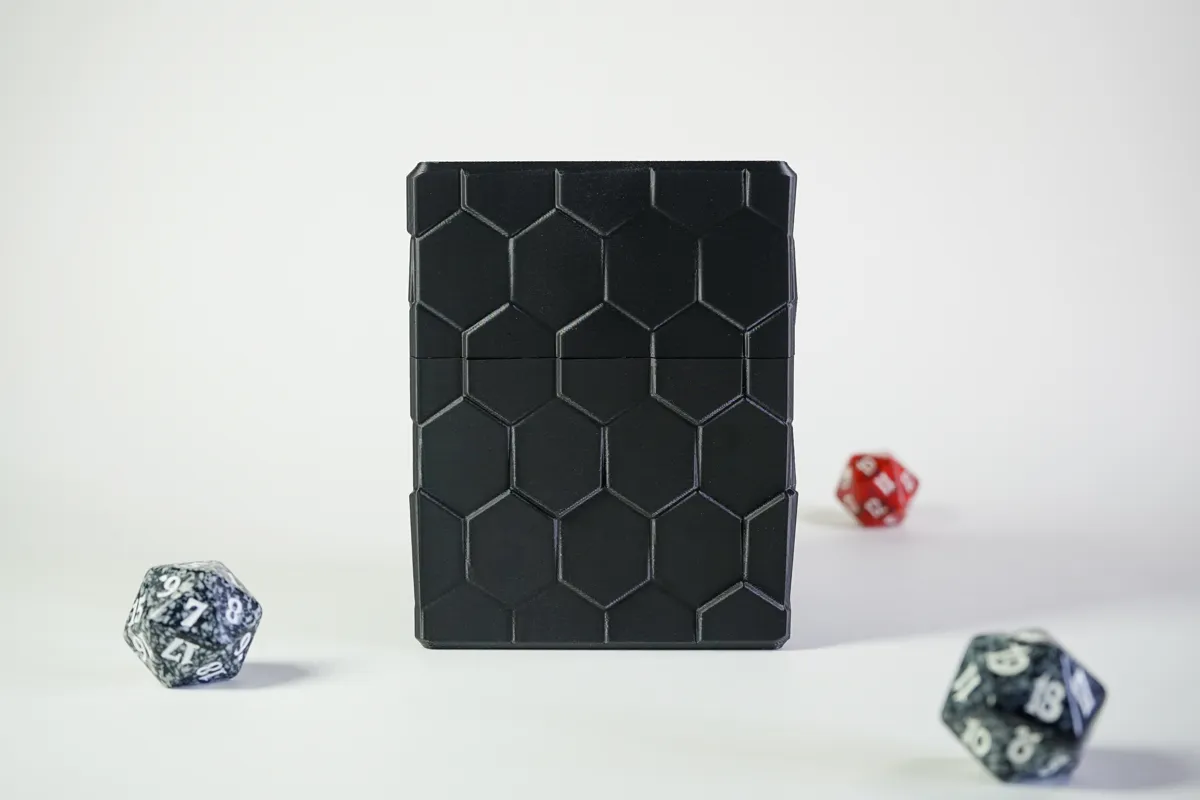 Hexagons - MTG Commander Deckbox, photo 4 of 4 - Hexagons - MTG Commander Deckbox Board Games & Tabletop