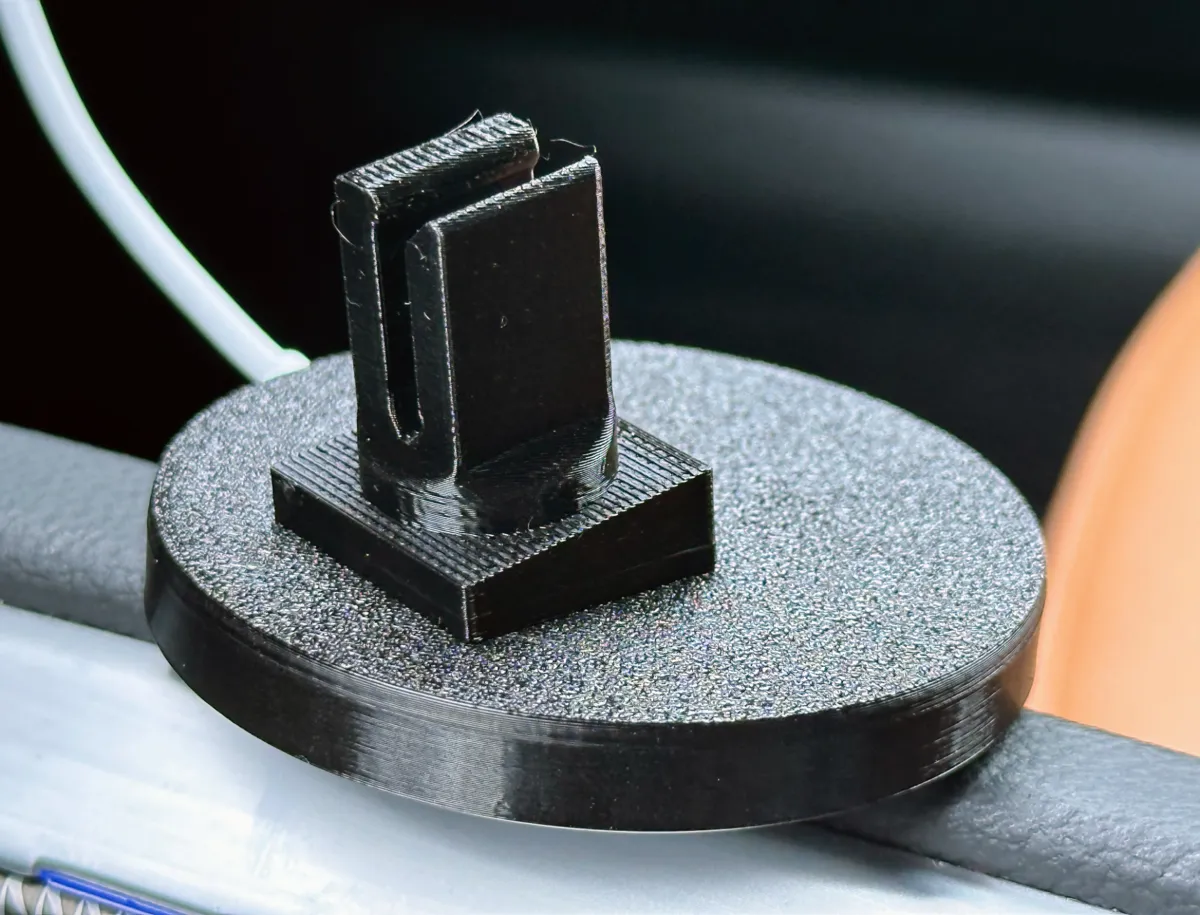 iPhone MagSafe BMW Car Vent Mount, photo 2 of 2 - iPhone MagSafe BMW Car Vent Mount Mobile & Device Accessories