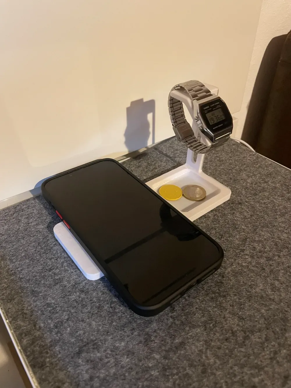 Nightstand for Phone and watch (magsafe), photo 4 of 4 - Nightstand for Phone and watch (magsafe) Household