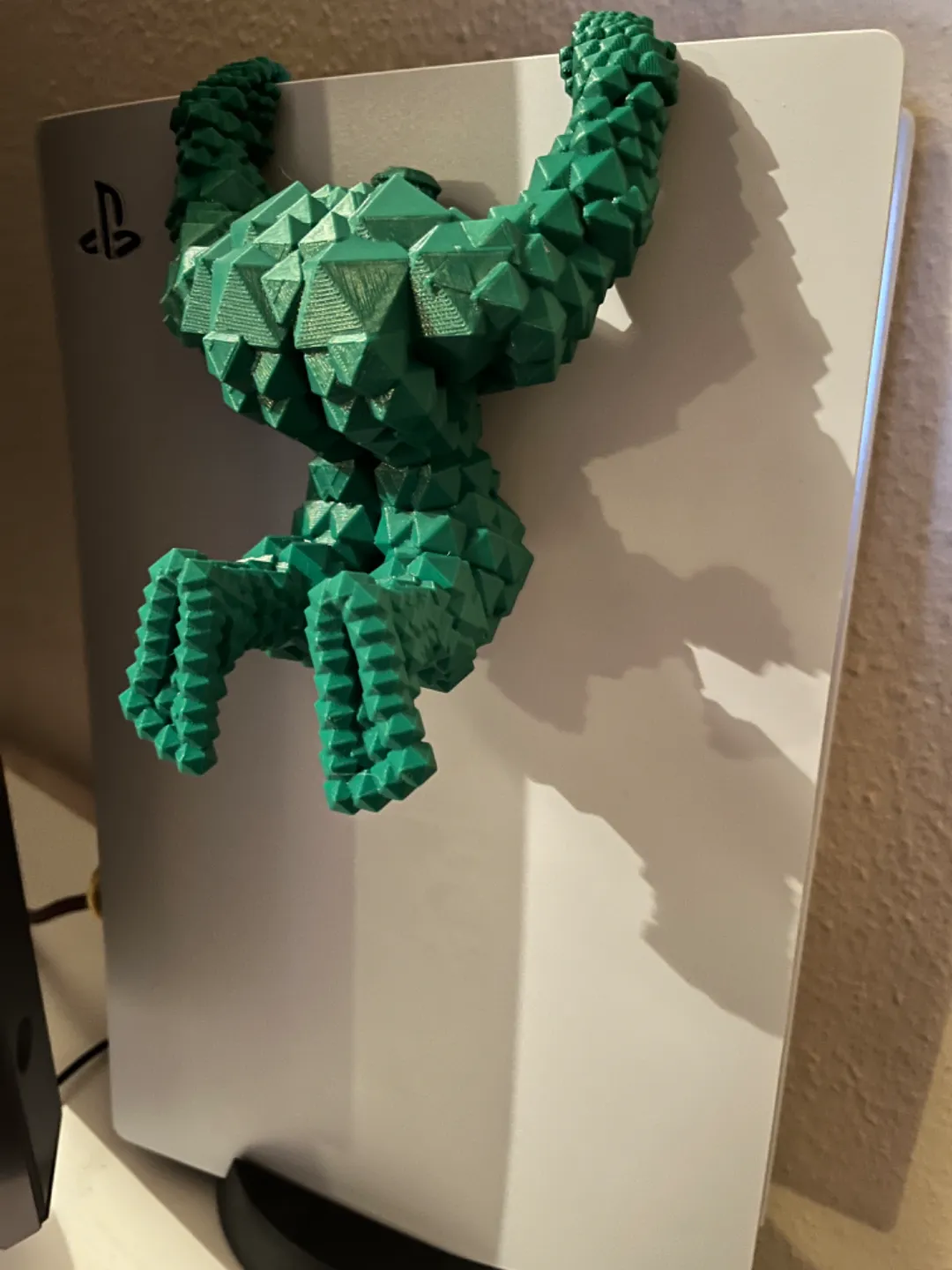 HULK Headsetholder PS5/PS5 Pro, photo 2 of 4 - HULK Headsetholder PS5/PS5 Pro Miniatures