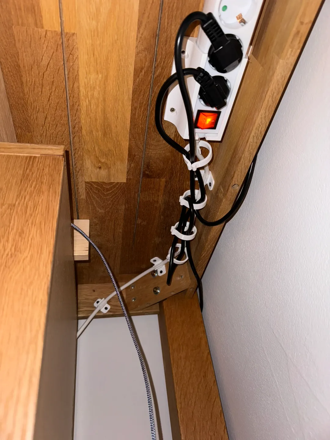 Cable Organizer Clip, photo 3 of 4 - Cable Organizer Clip Household