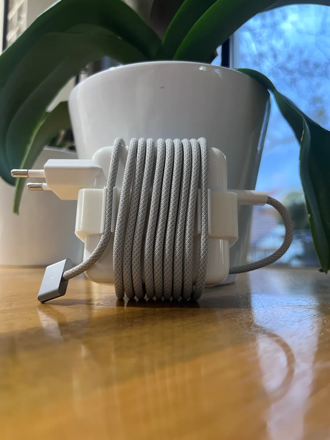 Macbook 70W charger cable organizer, photo 2 of 3 - Macbook 70W charger cable organizer Tools