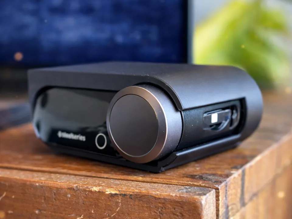 Arctis Nova Pro Wireless - Mount