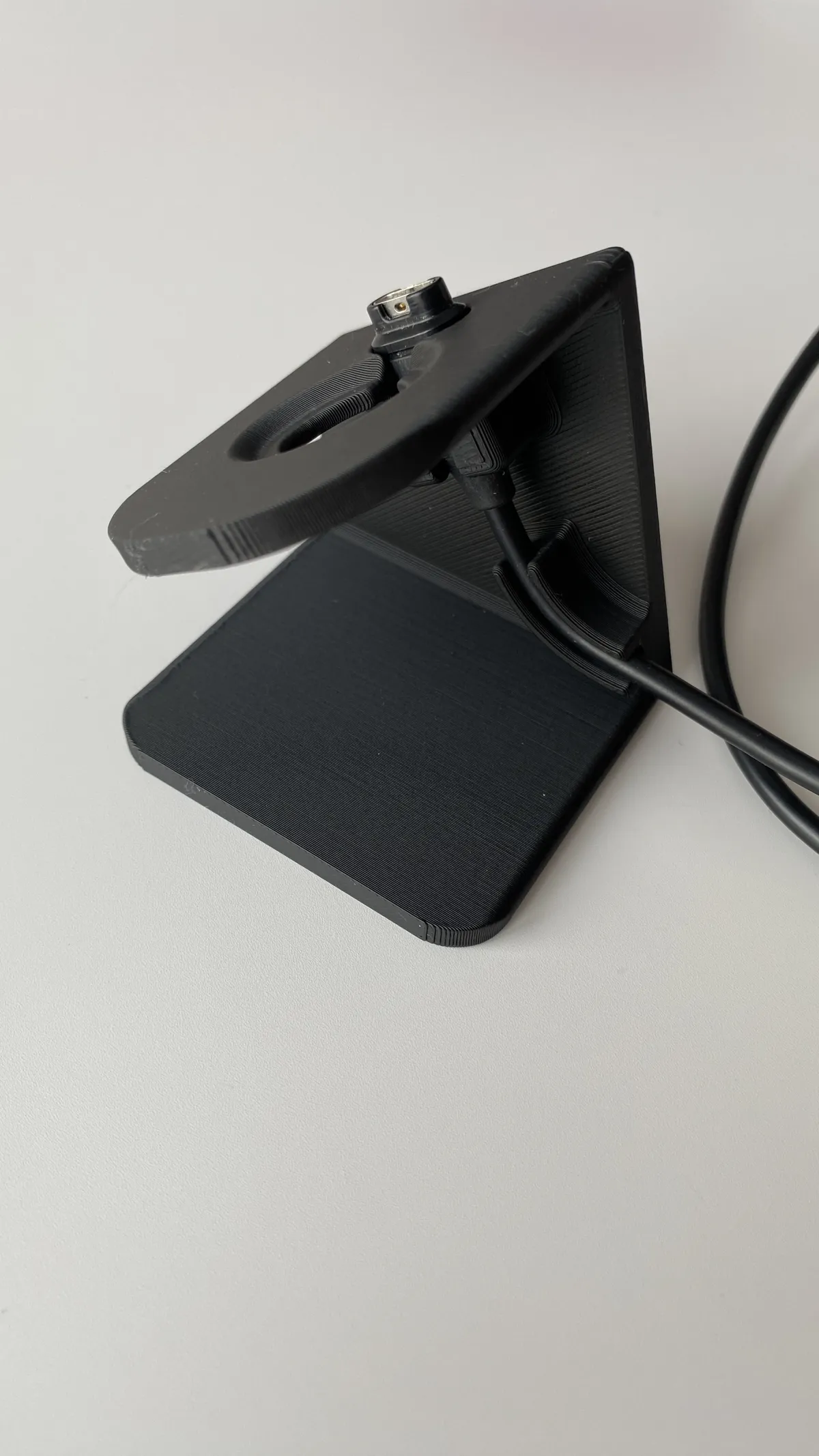 Garmin EPIX 2 PRO 51mm Charging Stand, photo 3 of 4 - Garmin EPIX 2 PRO 51mm Charging Stand Mobile & Device Accessories