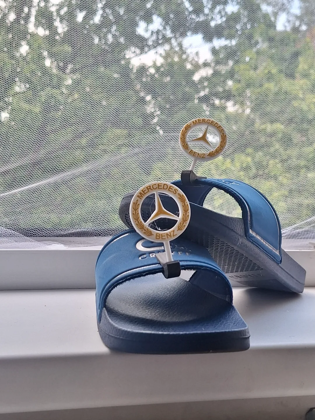 THE FASTEST SLIPPERS, photo 4 of 4 - THE FASTEST SLIPPERS Jewellery & Accessories