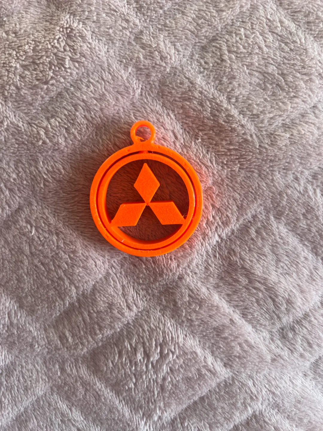 Mitsubishi keychain, photo 3 of 3 - Mitsubishi keychain Hobby & DIY
