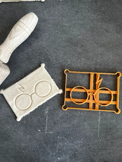 cookie cutter harry potter glasses
