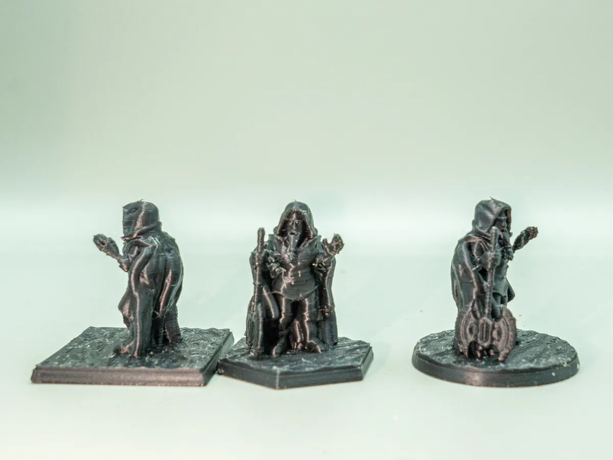 DnD Miniature Dwarf male, with axe, photo 2 of 2 - DnD Miniature Dwarf male, with axe Board Games & Tabletop
