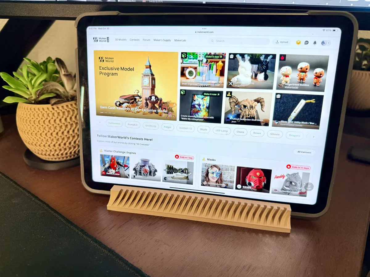15° Tablet Stand - Modern + Functional Design, photo 2 of 4 - 15° Tablet Stand - Modern + Functional Design Household
