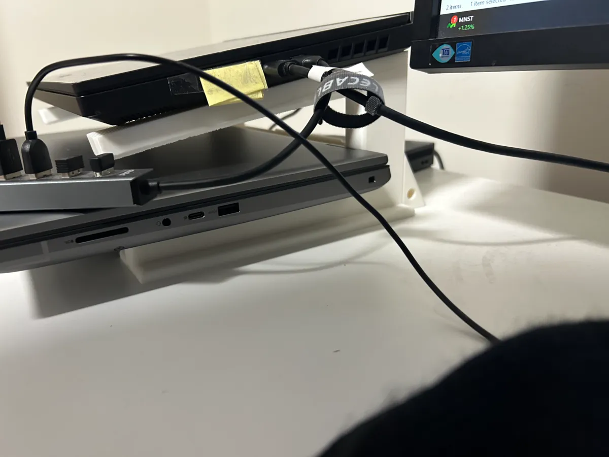 Dual Laptop Stand, Supporting 17-15 Inch Laptops, photo 2 of 4 - Dual Laptop Stand, Supporting 17-15 Inch Laptops Mobile & Device Accessories